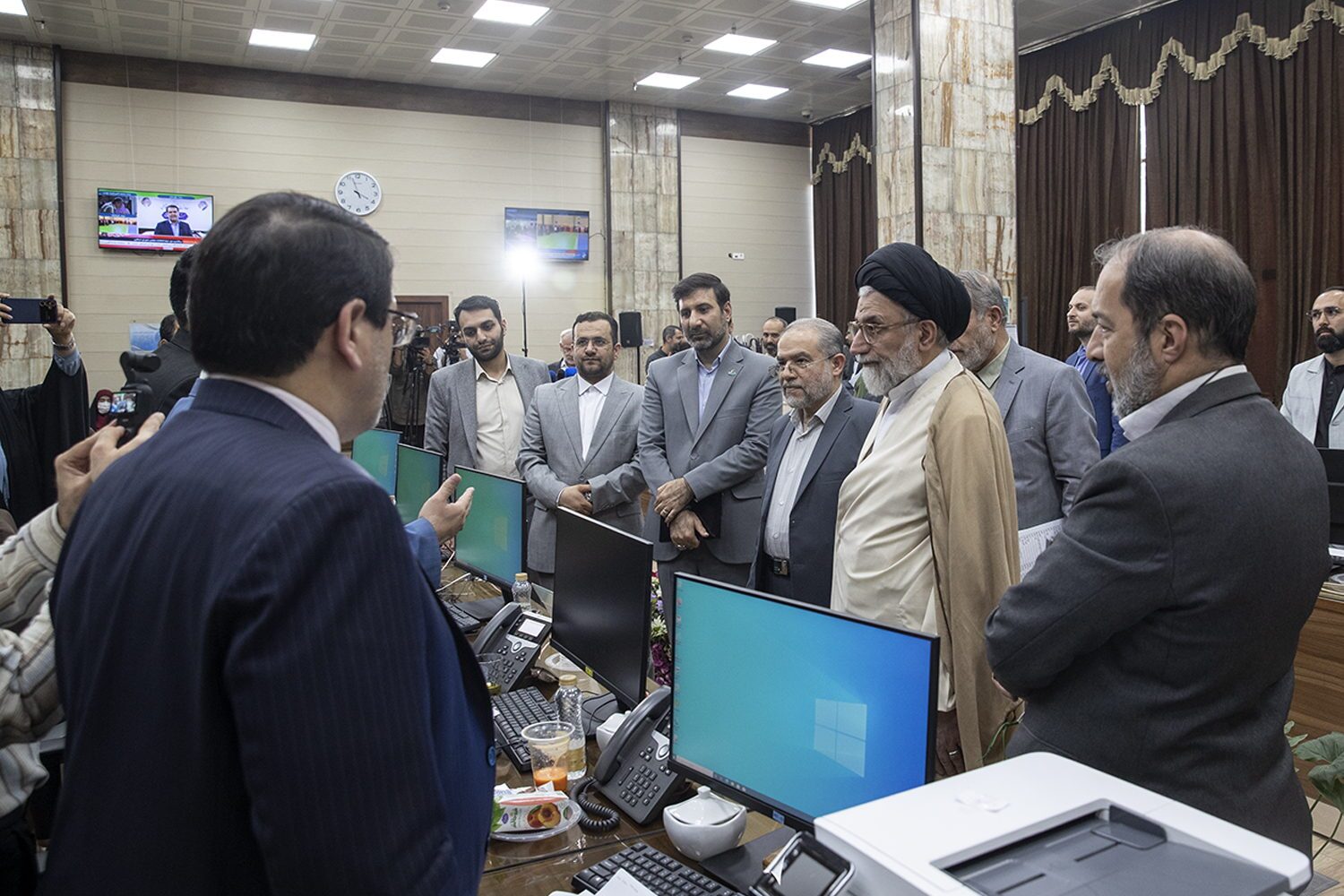 حضور وزیر اطلاعات در ستاد مرکزی نظارت بر انتخابات مجلس
