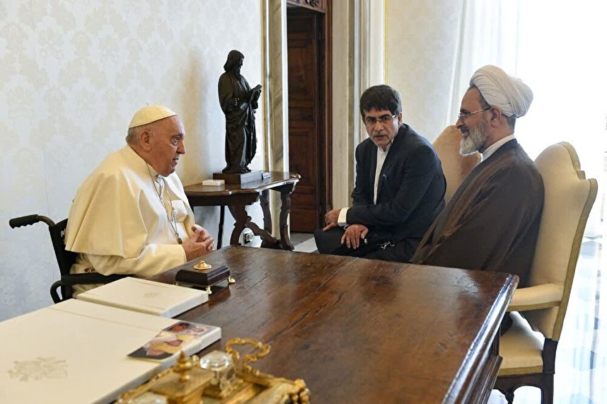 Ayatollah Arafi, Pope Francis hold talks at Vatican