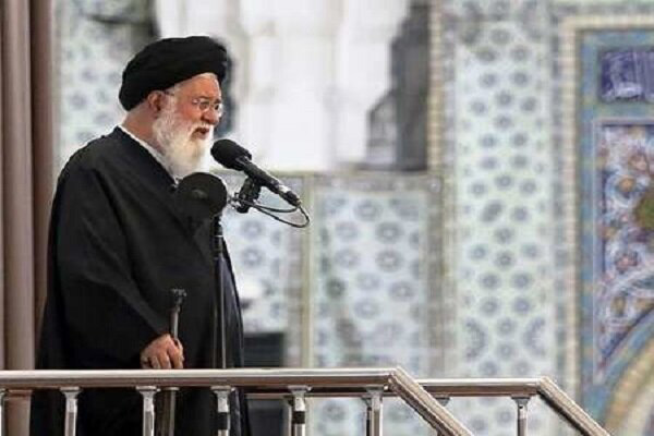 حمایت قاطع امامان جمعه کشور از جایگاه رفیع شورای نگهبان/ مسئولان مراقب باشند مردم را دلسرد نکنند