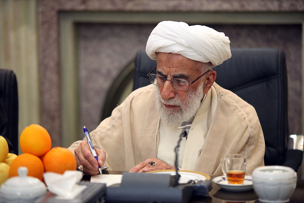 پیام تبریک آیت الله جنتی به پاسداران گمنام امام زمان (عج) پیام تبریک آیت الله جنتی به پاسداران گمنام امام زمان (عج)