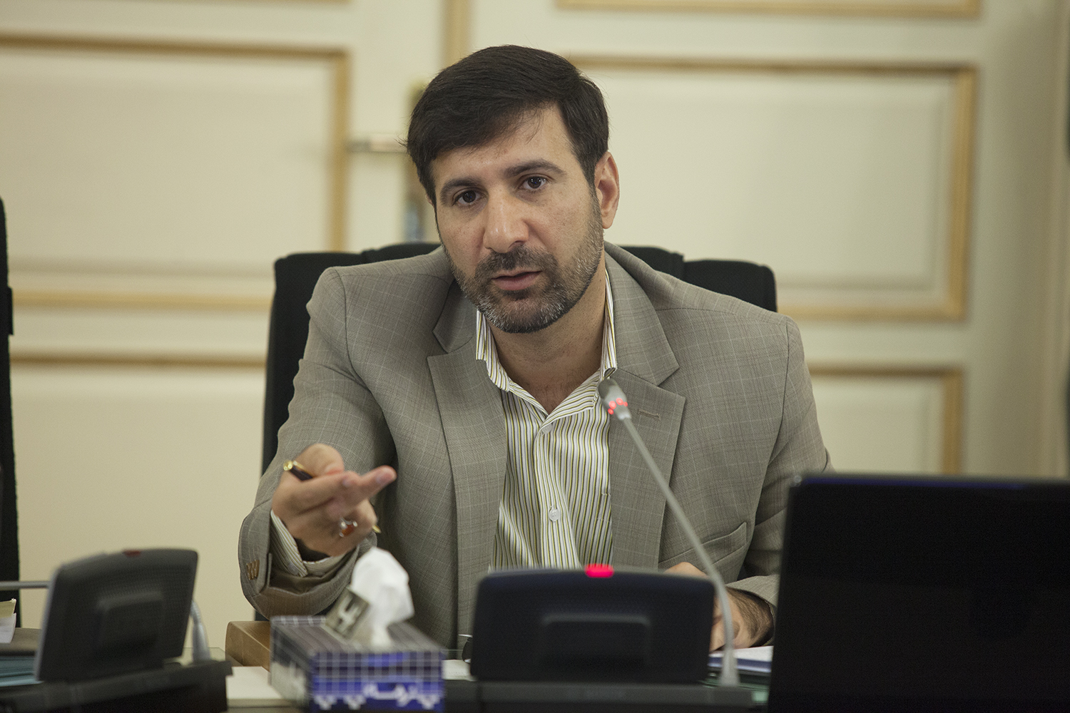تشکلهای دانشجویی شورای نگهبان را در برپایی یک انتخابات پرشور و سالم یاری کنند تشکلهای دانشجویی شورای نگهبان را در برپایی یک انتخابات پرشور و سالم یاری کنند