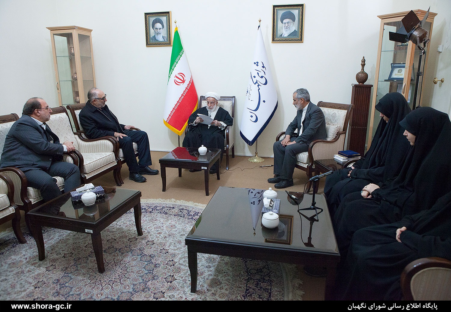 ایستادگی مقابل مستکبران شهادت و جانبازی هم دارد ایستادگی مقابل مستکبران شهادت و جانبازی هم دارد