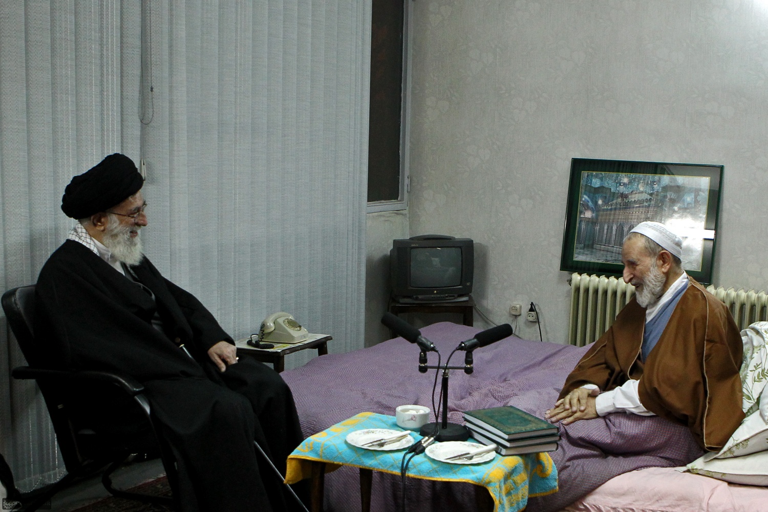 نگاهی به زندگینامه آیت&zwnj;الله یزدی؛ از تبعید و اعلام مرجعیت امام تا مسئولیت&zwnj;های مهم بعد از انقلاب