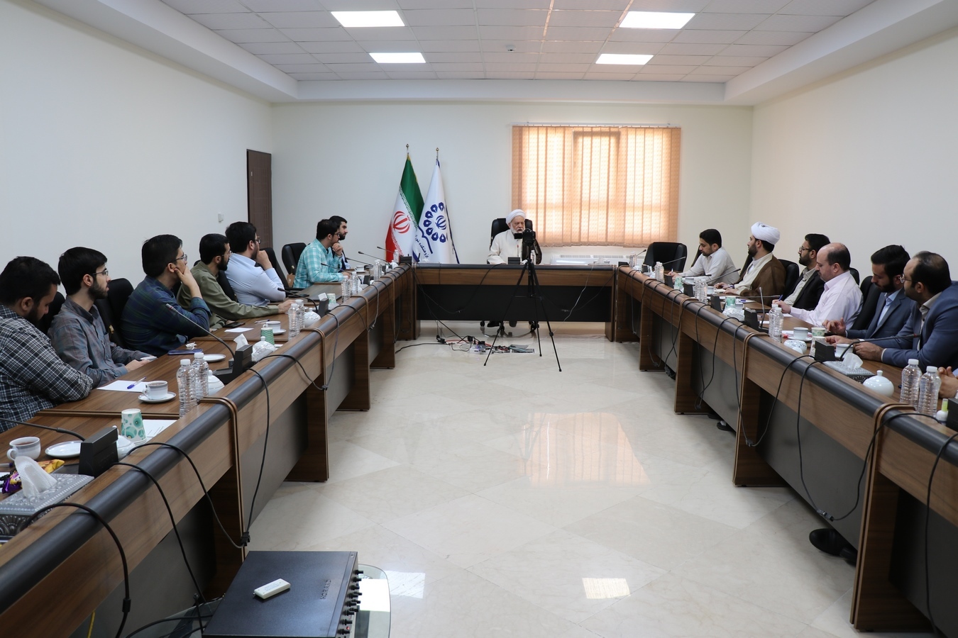 برگزاری جلسه مدرسه حکمرانی با موضوع تحلیل وضعیت حکمرانی در نظام جمهوری اسلامی ایران