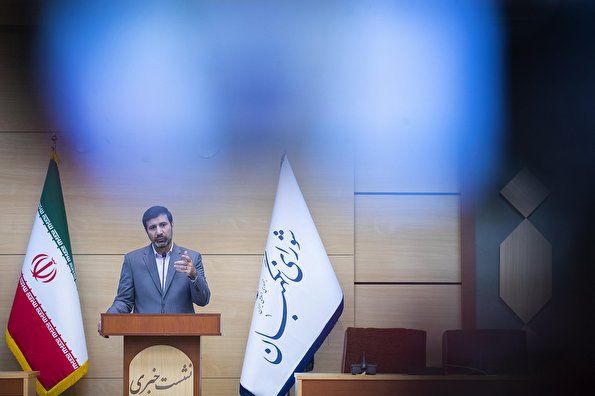 اولین نشست خبری دکتر طحان نظیف در سال ۱۴۰۲