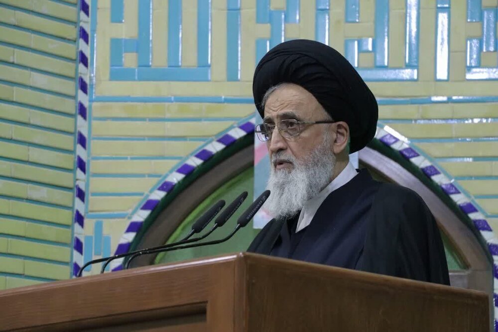 سخنرانان مجلس حسینی حرف‌های بدون سند نزنند