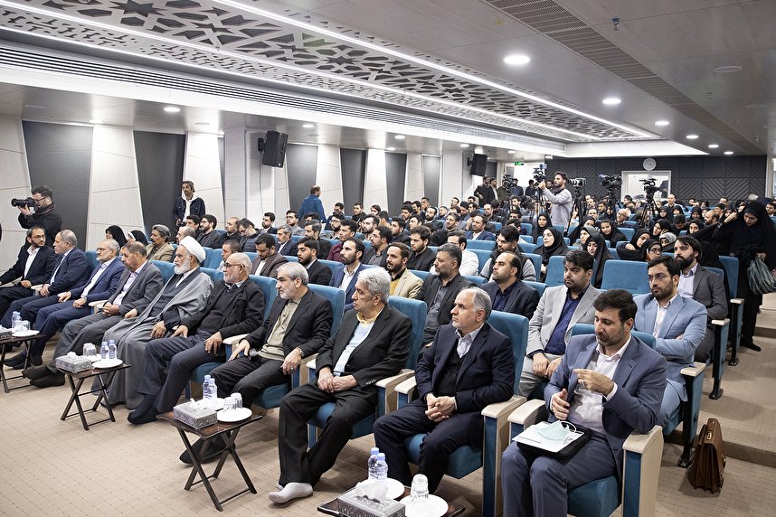 کتب صوتی «قانون اساسی» و «محشای قانون اساسی» رونمایی شد و برگزیدگان رقابت شبیهسازی شورا معرفی شدند/ دکتر کدخدایی: ترویج قانون اساسی مورد توجه جدی است کتب صوتی «قانون اساسی» و «محشای قانون اساسی» رونمایی شد و برگزیدگان رقابت شبیهسازی شورا معرفی شدند/ دکتر کدخدایی: ترویج قانون اساسی مورد توجه جدی است