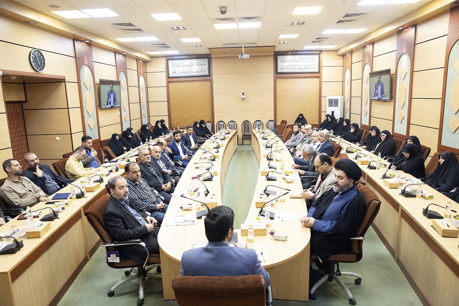 معلمان به شورای نگهبان آمدند/ دکتر طحان‌نظیف: نیمی از ناظران انتخاباتی فرهنگیان هستند