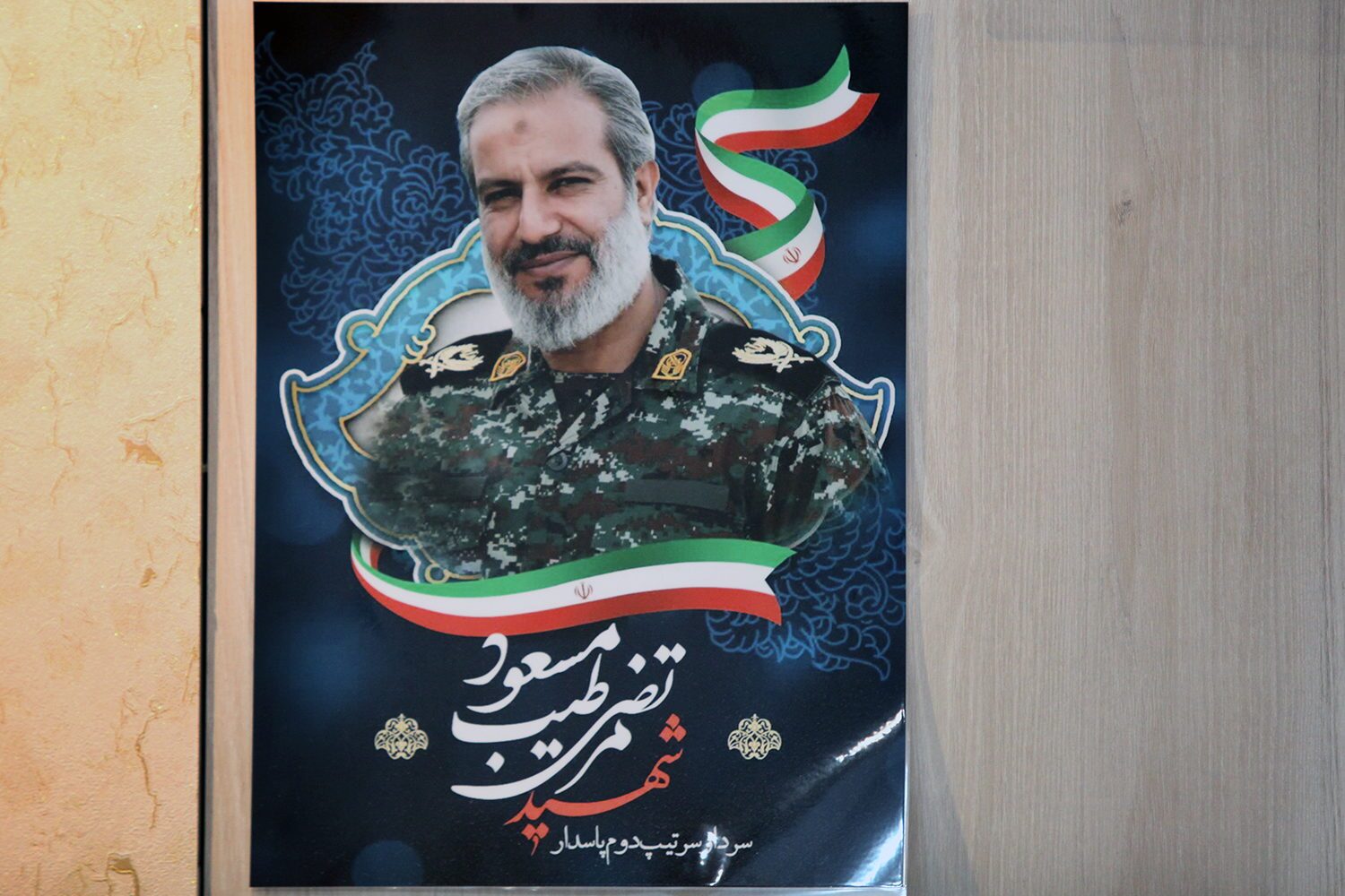 تکریم &laquo;امین مردم&raquo; در خانه &laquo;سردار گمنام&raquo;؛ روایت دیدار سخنگوی شورای نگهبان با خانواده شهید طیب&zwnj;مسعود/ دکتر طحان&zwnj;نظیف: مجاهدت شهدا، مردم ایران را در جهان سربلند کرد