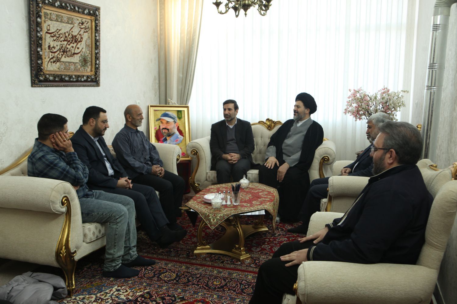 دیدار سخنگوی شورای نگهبان با شهید ناظر «علیرضا جلالیفر»؛ شهیدی که جلوهای از عشق و اخلاق علوی در میان ناظران انتخاباتی بود/ دکتر طحاننظیف: ملت ایران مسیر عزت را در وحدت و قوی شدن یافتهاند دیدار سخنگوی شورای نگهبان با شهید ناظر «علیرضا جلالیفر»؛ شهیدی که جلوهای از عشق و اخلاق علوی در میان ناظران انتخاباتی بود/ دکتر طحاننظیف: ملت ایران مسیر عزت را در وحدت و قوی شدن یافتهاند