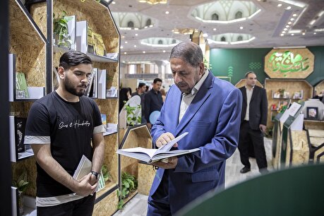 گزارش تصویری بازدید دکتر خیرالله پروین از نمایشگاه کتاب تهران