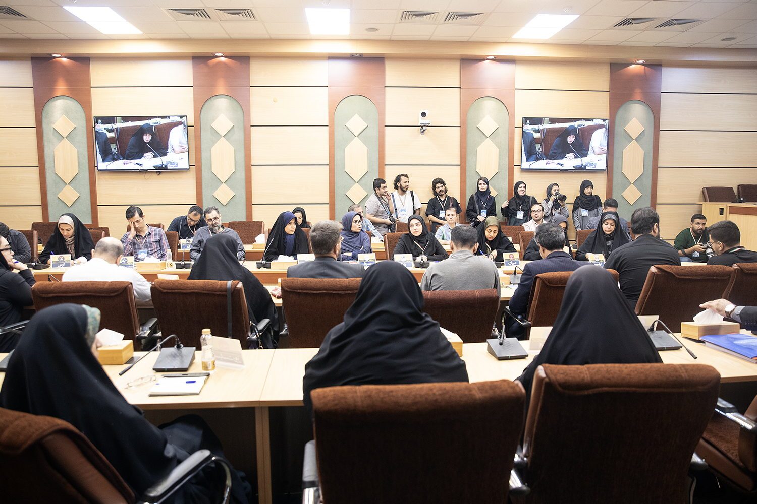 دکتر طحان نظیف خبر داد؛ ۲۴ ناظر شبکه مردمی نظارت شورای نگهبان در جنگ تحمیلی اخیر به شهادت رسیدند/ نظام ما به مشارکت مردم در حکمرانی و اداره کشور باور دارد/ رویکرد شورای نگهبان نسبت به برگزاری تمام الکترونیک انتخابات میان‌دوره‌ای مجلس و خبرگان، مثبت است