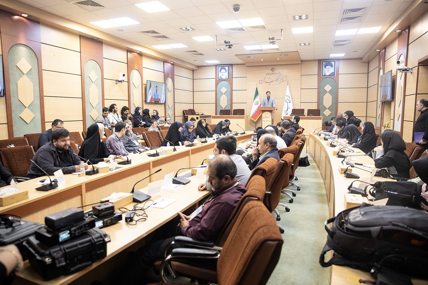 دکتر طحان نظیف خبر داد؛ ۲۴ ناظر شبکه مردمی نظارت شورای نگهبان در جنگ تحمیلی اخیر به شهادت رسیدند/ نظام ما به مشارکت مردم در حکمرانی و اداره کشور باور دارد/ رویکرد شورای نگهبان نسبت به برگزاری تمام الکترونیک انتخابات میان‌دوره‌ای مجلس و خبرگان، مثبت است