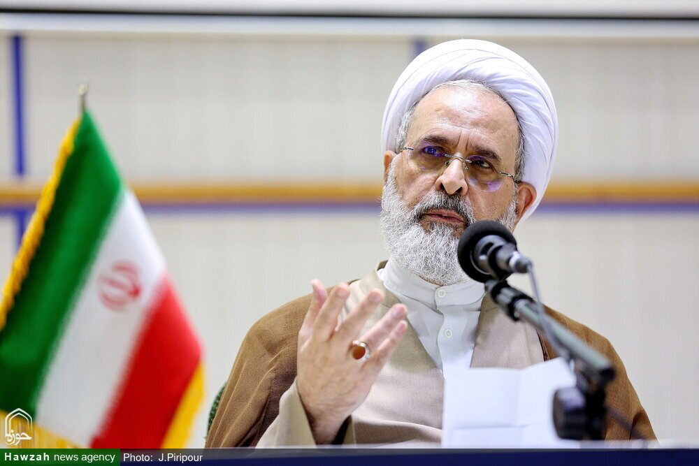 نهج‌البلاغه کتاب تحول و انقلاب است / بانوان طلبه در حکمرانی دنیای جدید نقش تمدنی دارند
