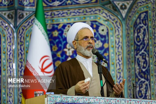 دفاع مقدس یک کارزار عاشورایی بود