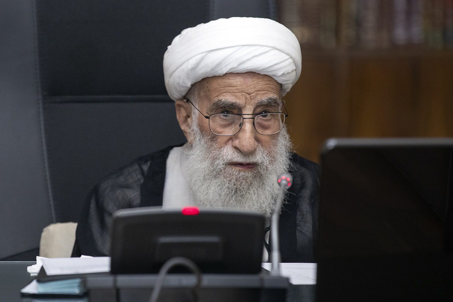 آیت‌الله جنتی: روش مدیریتی شهیدان رجایی و باهنر الگوی حل مشکلات کشور است / تأکید بر حفظ اتحاد و خدمت بی‌وقفه