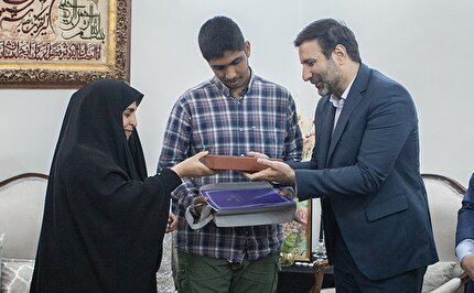 تجلیل از شهید ناظر «محمدرضا زندی»؛ او که همراه با مردم در زلزله و کرونا بود و آخرین افتخارش نبرد با صهیونیست‌ها/ درخواست از فرزند شهید برای تداوم راه پدر با پیوستن به ناظران انتخاباتی