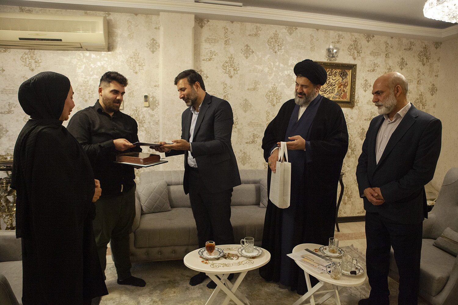 دکتر طحان‌نظیف در دیدار با خانواده شهید شجاعی: دشمن صهیونی با حمله به بیمارستان و زندان نشان داد به هیچ یک از قواعد اخلاقی و قانونی پایبند نیست/ «یاحسین (ع)»؛ آخرین کلام شهید ناظر/ ضمانت آزادی یک زندانی، یک روز قبل از شهادت
