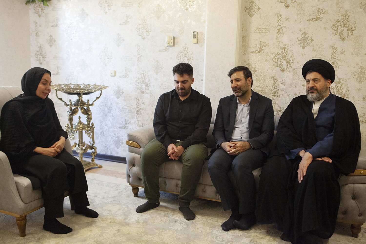 دکتر طحان‌نظیف در دیدار با خانواده شهید شجاعی: دشمن صهیونی با حمله به بیمارستان و زندان نشان داد به هیچ یک از قواعد اخلاقی و قانونی پایبند نیست/ «یاحسین (ع)»؛ آخرین کلام شهید ناظر/ ضمانت آزادی یک زندانی، یک روز قبل از شهادت