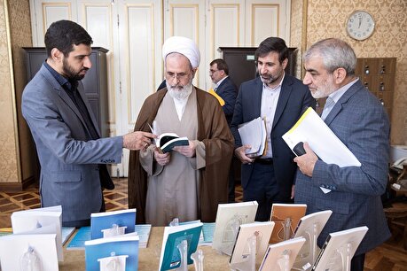 بازدید اعضای شورای نگهبان از نمایشگاه جدیدترین آثار پژوهشکده شورای نگهبان