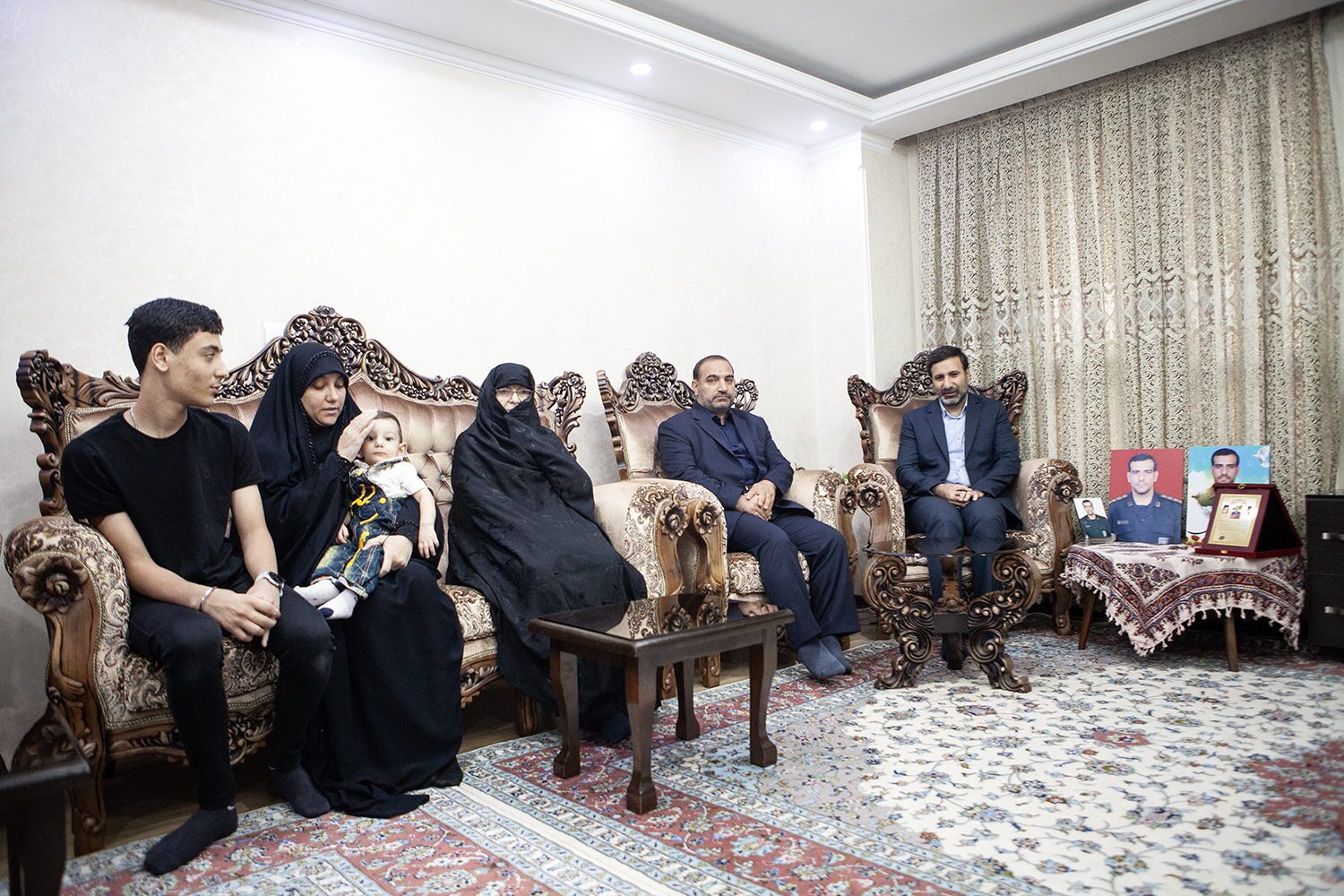 دیدار با بستگان شهیدی که عاشق مادر و خانواده بود/ دکتر طحان نظیف: شهید «محمد چناری» افتخاری برای شبکه ناظران انتخاباتی است