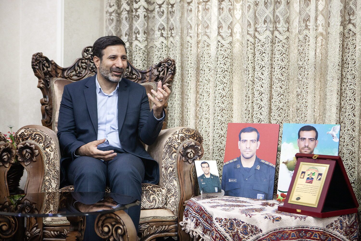 دیدار با بستگان شهیدی که عاشق مادر و خانواده بود/ دکتر طحان نظیف: شهید «محمد چناری» افتخاری برای شبکه ناظران انتخاباتی است