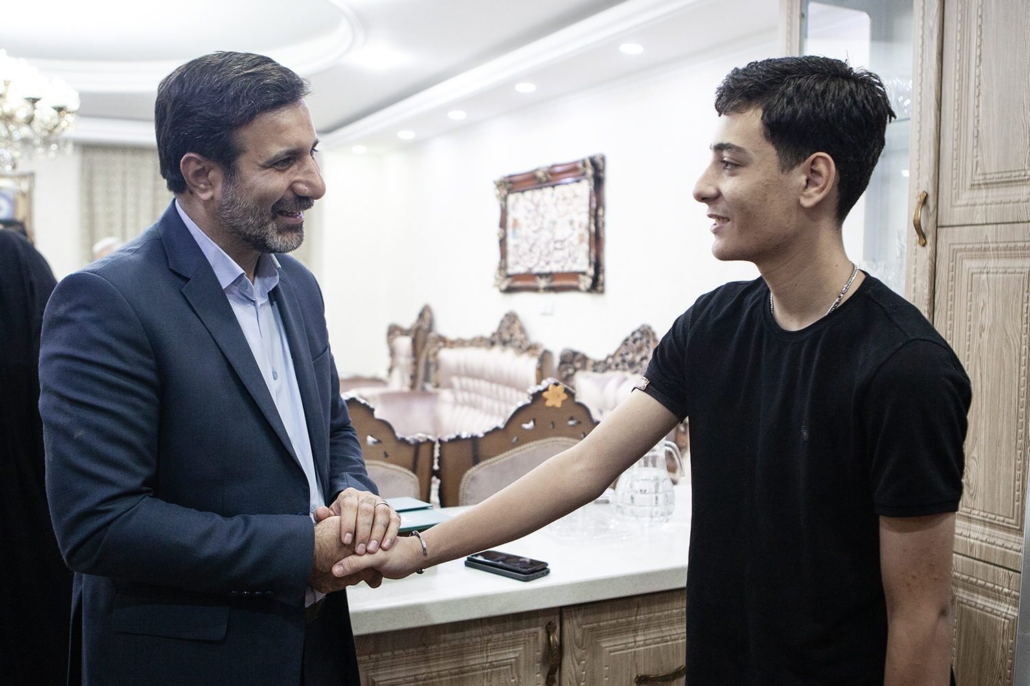 دیدار با بستگان شهیدی که عاشق مادر و خانواده بود/ دکتر طحان نظیف: شهید «محمد چناری» افتخاری برای شبکه ناظران انتخاباتی است
