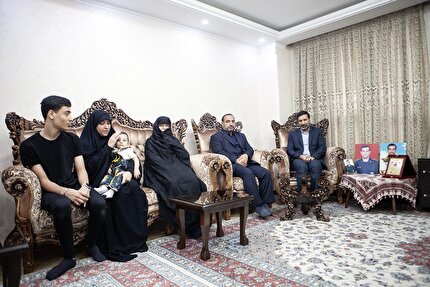 دیدار با بستگان شهیدی که عاشق مادر و خانواده بود/ دکتر طحان نظیف: شهید «محمد چناری» افتخاری برای شبکه ناظران انتخاباتی است