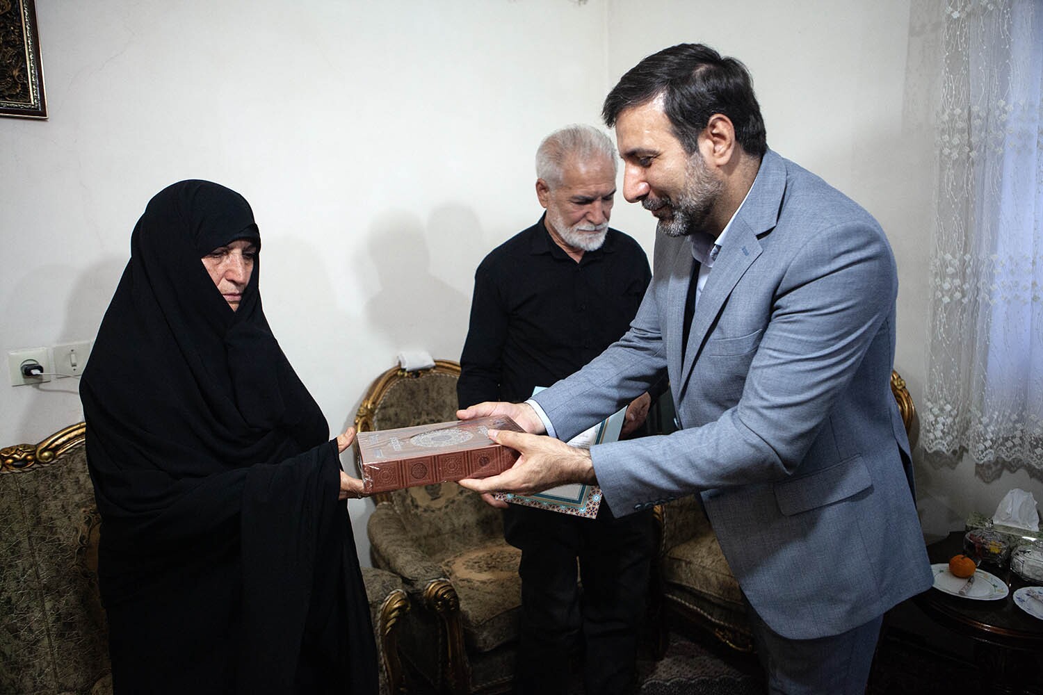 تجلیل سخنگوی شورای نگهبان از شهید ناظر مهدی طالب&zwnj;زاده؛ نماد اخلاص، صبر و پاسداری از آرای ملت/ دکتر طحان&zwnj;نظیف: آشنایی با سیره شهدا حق اجتماعی نسل جوان است