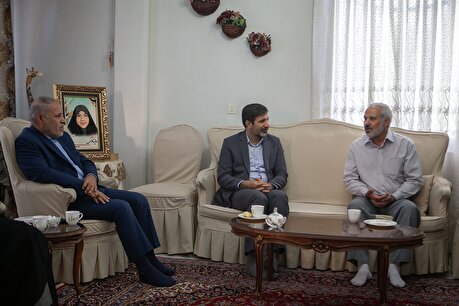 گزارشی از دیدار سخنگوی شورای نگهبان با خانواده شهیده ناظر «حانیه نادری»
