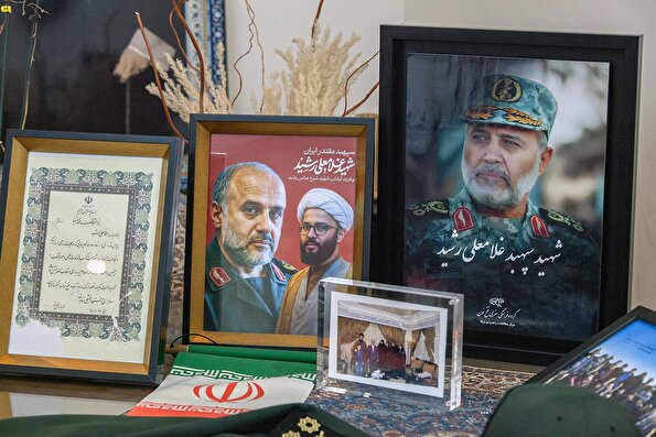 گزارش تصویری دیدار دکتر طحان‌نظیف و دکتر صادقی‌مقدم با خانواده سپهبد شهید «غلامعلی رشید»