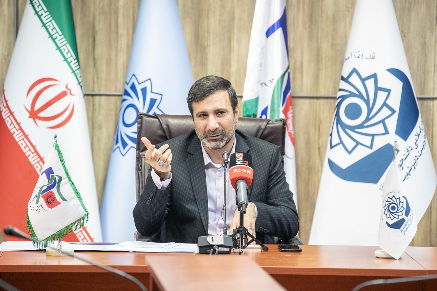 حضور سخنگوی شورای نگهبان در جمع دانشجویان دانشگاه تربیت دبیر شهید رجایی/ درخواست دکتر طحاننظیف از ملعمانِ آینده؛ انتقالدهنده مضامین قانون اساسی به دانشآموزان باشید حضور سخنگوی شورای نگهبان در جمع دانشجویان دانشگاه تربیت دبیر شهید رجایی/ درخواست دکتر طحاننظیف از ملعمانِ آینده؛ انتقالدهنده مضامین قانون اساسی به دانشآموزان باشید