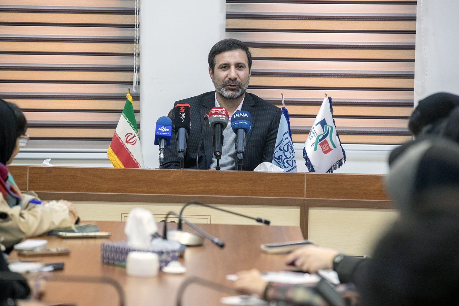 پاسخ سخنگوی شورای نگهبان به سوالات صریح دانشجویان دانشگاه شهیدبهشتی: قانون اساسی دستاورد بزرگ تاریخی ملت ایران است/ در بررسی مصوبات هیچ چیز پنهانی نداریم در انتخابات نیز موارد را به داوطلبان میگوییم پاسخ سخنگوی شورای نگهبان به سوالات صریح دانشجویان دانشگاه شهیدبهشتی: قانون اساسی دستاورد بزرگ تاریخی ملت ایران است/ در بررسی مصوبات هیچ چیز پنهانی نداریم در انتخابات نیز موارد را به داوطلبان میگوییم