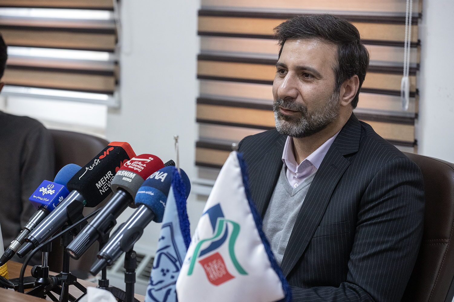 پاسخ سخنگوی شورای نگهبان به سوالات صریح دانشجویان دانشگاه شهیدبهشتی: قانون اساسی دستاورد بزرگ تاریخی ملت ایران است/ در بررسی مصوبات هیچ چیز پنهانی نداریم در انتخابات نیز موارد را به داوطلبان میگوییم پاسخ سخنگوی شورای نگهبان به سوالات صریح دانشجویان دانشگاه شهیدبهشتی: قانون اساسی دستاورد بزرگ تاریخی ملت ایران است/ در بررسی مصوبات هیچ چیز پنهانی نداریم در انتخابات نیز موارد را به داوطلبان میگوییم