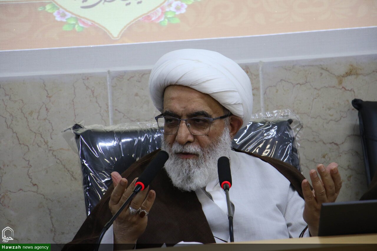 عزت اسلام و مسلمین و ذلت نفاق و منافقین، تنها در پرتو پیاده شدن احکام اسلام است عزت اسلام و مسلمین و ذلت نفاق و منافقین، تنها در پرتو پیاده شدن احکام اسلام است