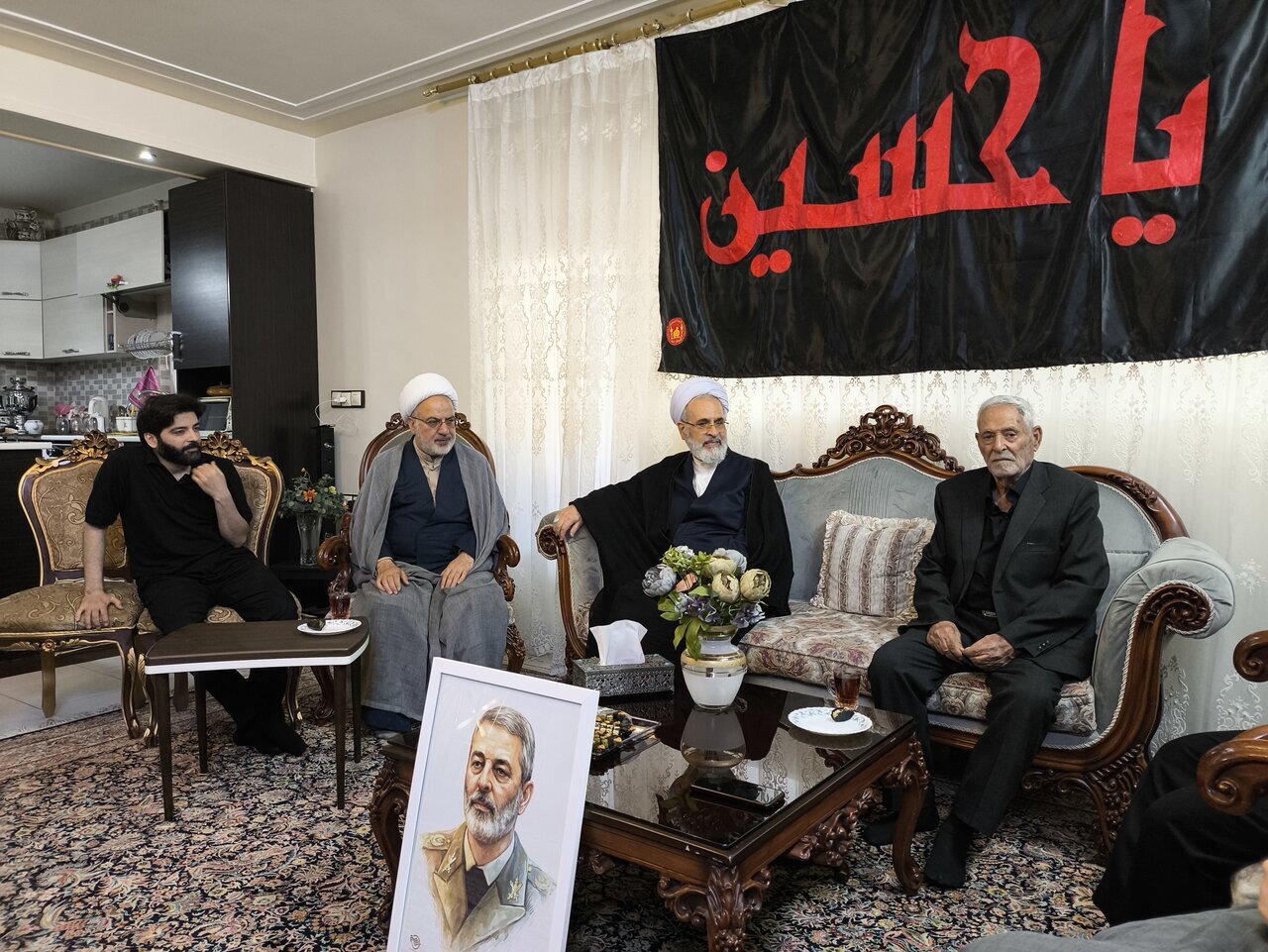 دیدار آیتالله اعرافی با خانواده شهید سپهبد سیدعبدالرحیم موسوی دیدار آیتالله اعرافی با خانواده شهید سپهبد سیدعبدالرحیم موسوی