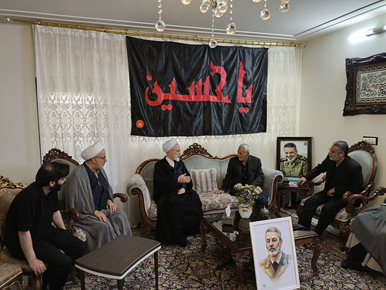 دیدار آیتالله اعرافی با خانواده شهید سپهبد سیدعبدالرحیم موسوی دیدار آیتالله اعرافی با خانواده شهید سپهبد سیدعبدالرحیم موسوی
