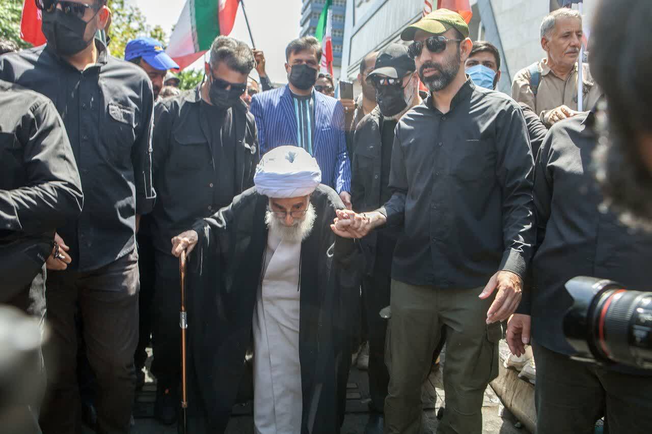 وداع آیتالله جنتی یار دیرین امام و رهبری با «قائد شهید امت» در تشییع تاریخی وداع آیتالله جنتی یار دیرین امام و رهبری با «قائد شهید امت» در تشییع تاریخی