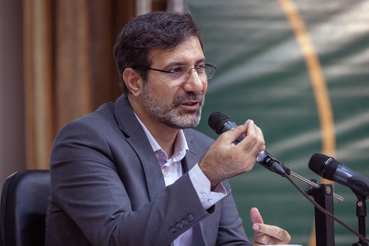 دکتر طحاننظیف: قانون اساسی از مبارزات حقطلبانه در برابر مستکبرین حمایت میکند/ دانشجویان مستقل و دانشاندوز ایران اسلامی را به قلههای افتخار خواهند رساند دکتر طحاننظیف: قانون اساسی از مبارزات حقطلبانه در برابر مستکبرین حمایت میکند/ دانشجویان مستقل و دانشاندوز ایران اسلامی را به قلههای افتخار خواهند رساند