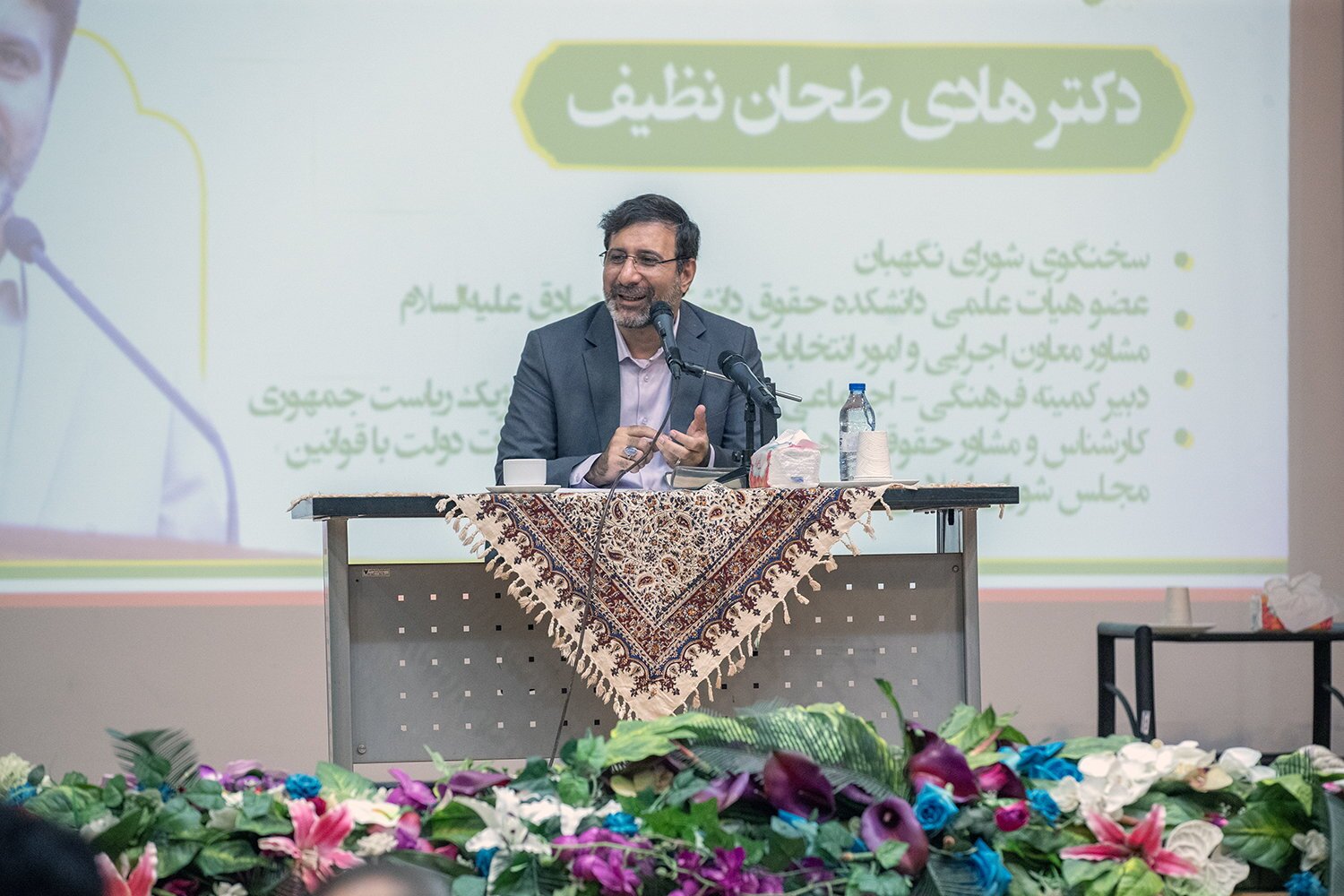 دکتر طحاننظیف: قانون اساسی از مبارزات حقطلبانه در برابر مستکبرین حمایت میکند/ دانشجویان مستقل و دانشاندوز ایران اسلامی را به قلههای افتخار خواهند رساند دکتر طحاننظیف: قانون اساسی از مبارزات حقطلبانه در برابر مستکبرین حمایت میکند/ دانشجویان مستقل و دانشاندوز ایران اسلامی را به قلههای افتخار خواهند رساند