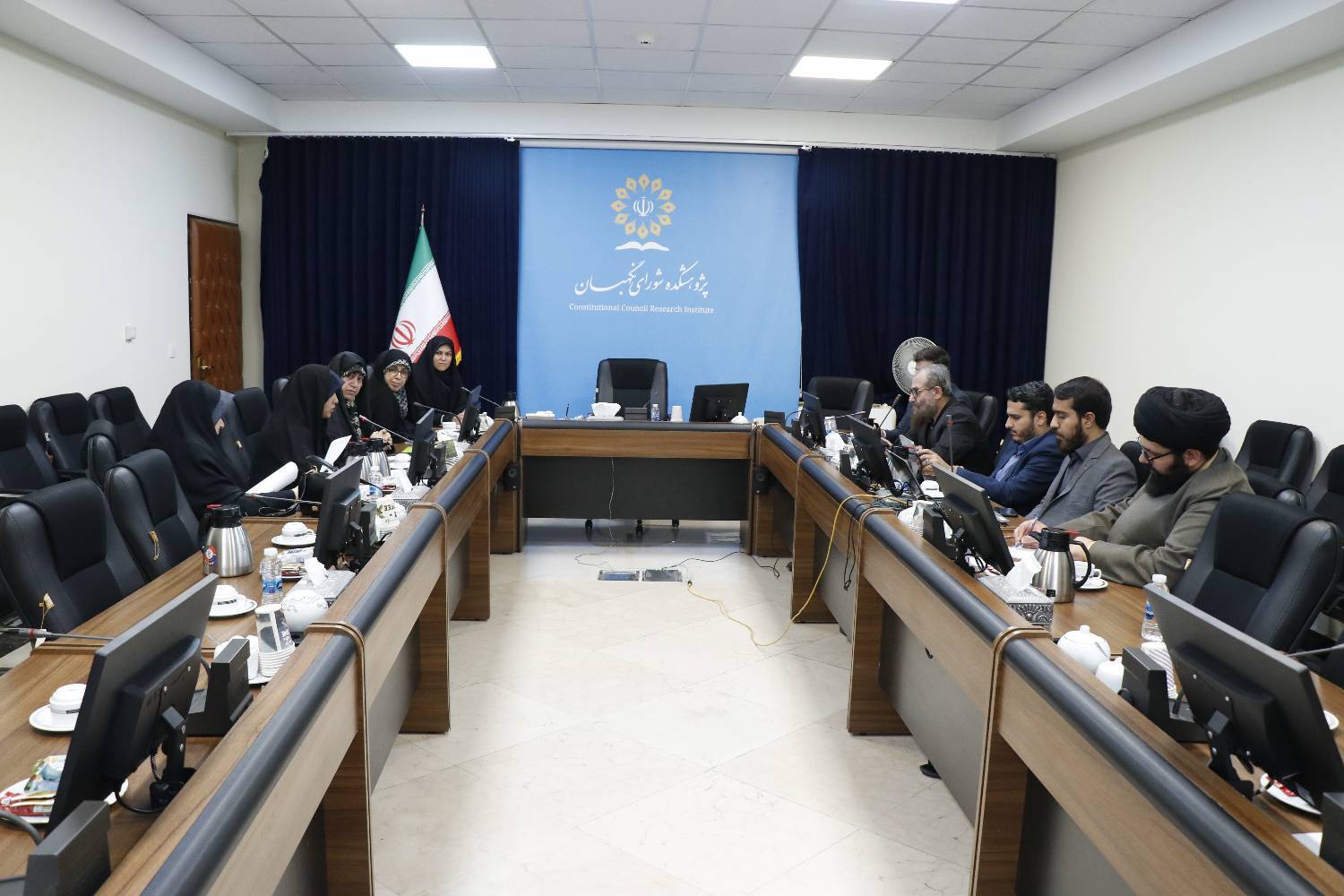 نشست نمایندگان فراکسیون زنان و خانواده با سخنگوی شورای نگهبان و دکتر پورسید درباره طرح موسوم به مهریه نشست نمایندگان فراکسیون زنان و خانواده با سخنگوی شورای نگهبان و دکتر پورسید درباره طرح موسوم به مهریه