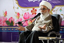 «حراست از نظام و انقلاب» و «درس خواندن» دو اولویت مهم حوزه باشد/ بقای انقلاب اسلامی بر عهده روحانیت است