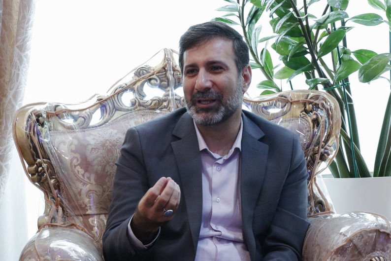 دکتر طحان نظیف: شناساندن شهدا حق اجتماعی نسلهای آینده است دکتر طحان نظیف: شناساندن شهدا حق اجتماعی نسلهای آینده است