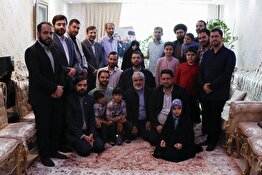 گزارش تصویری دیدار دکتر طحان نظیف و جمعی از پژوهشگران حقوقی با خانواده سپهبد شهید شادمانی