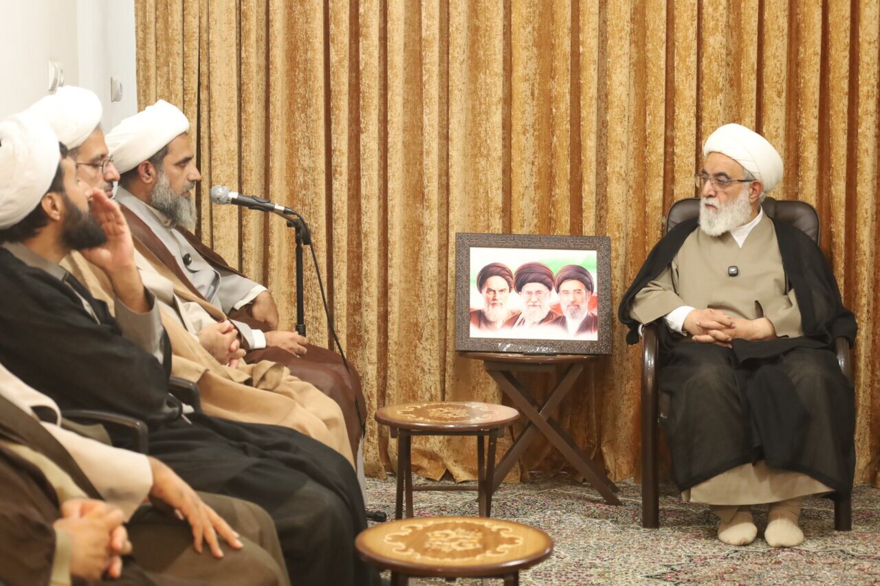 موفقیت انقلاب اسلامی در نتیجه اخلاص امامین انقلاب بود / تأکید بر نظم، معنویت و دلسوزی اساتید موفقیت انقلاب اسلامی در نتیجه اخلاص امامین انقلاب بود / تأکید بر نظم، معنویت و دلسوزی اساتید